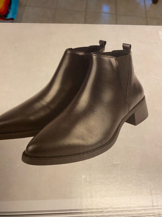 Serra Shoes - NWT Serra Black Chelsea Ankle Boots
These are so comfortable!